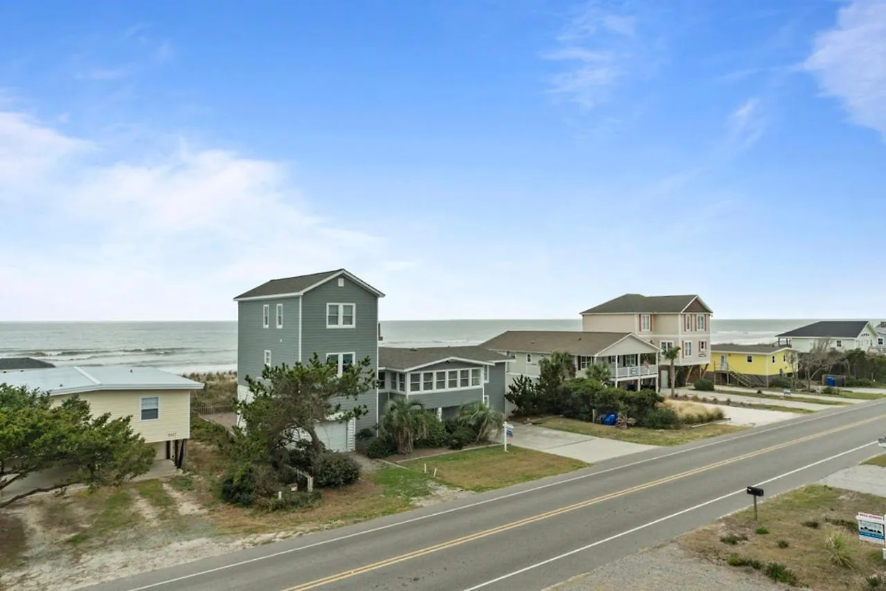 Holiday home Coast Is Clear By *