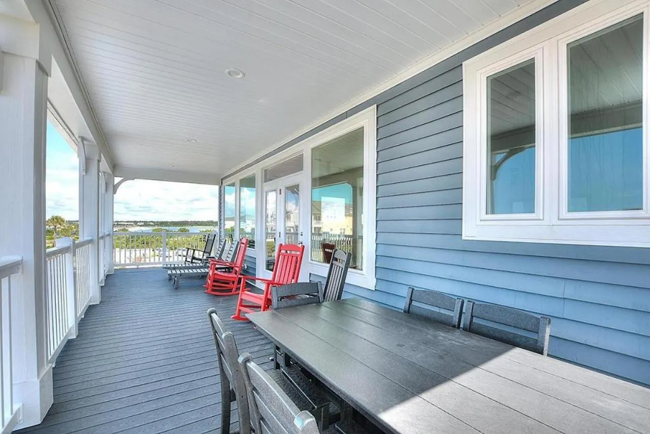 Gratitude Holiday home Oak Island