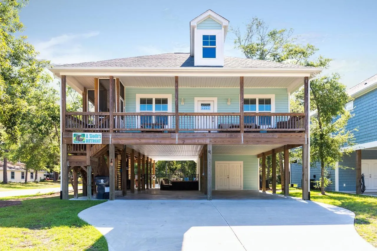 A Sloth's Retreat By Holiday home Oak Island