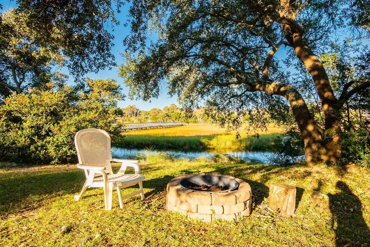 About The Views By Holiday home Oak Island