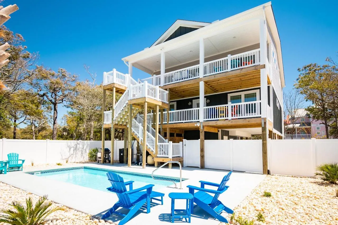 Decked Out By Holiday home Oak Island