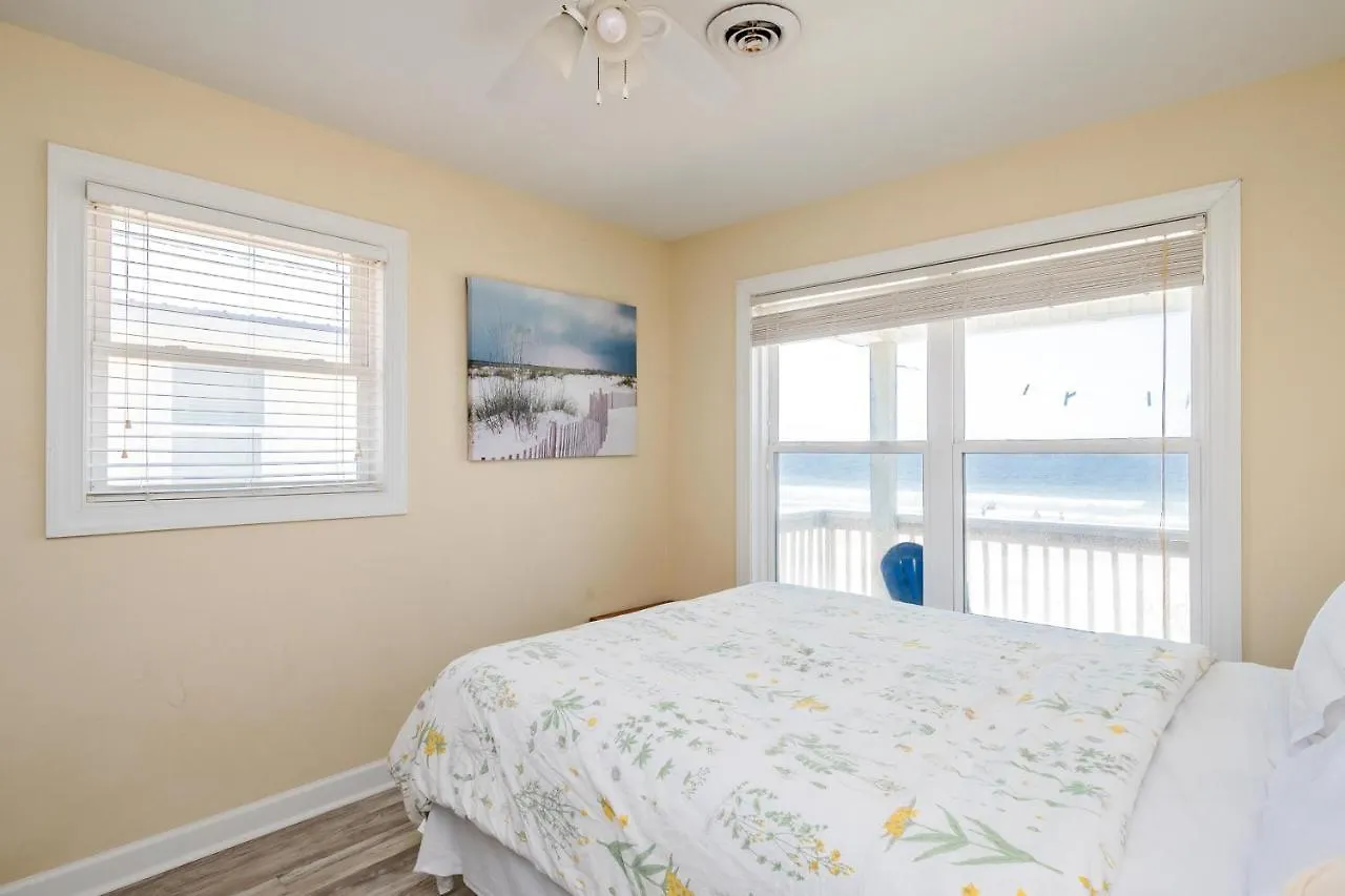 Holiday home Absolute By Oak Island