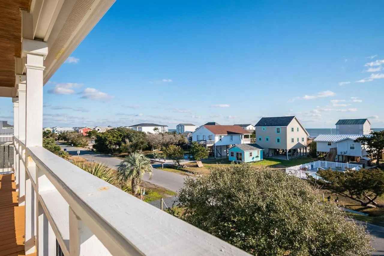 A Wave From It By Holiday home Oak Island
