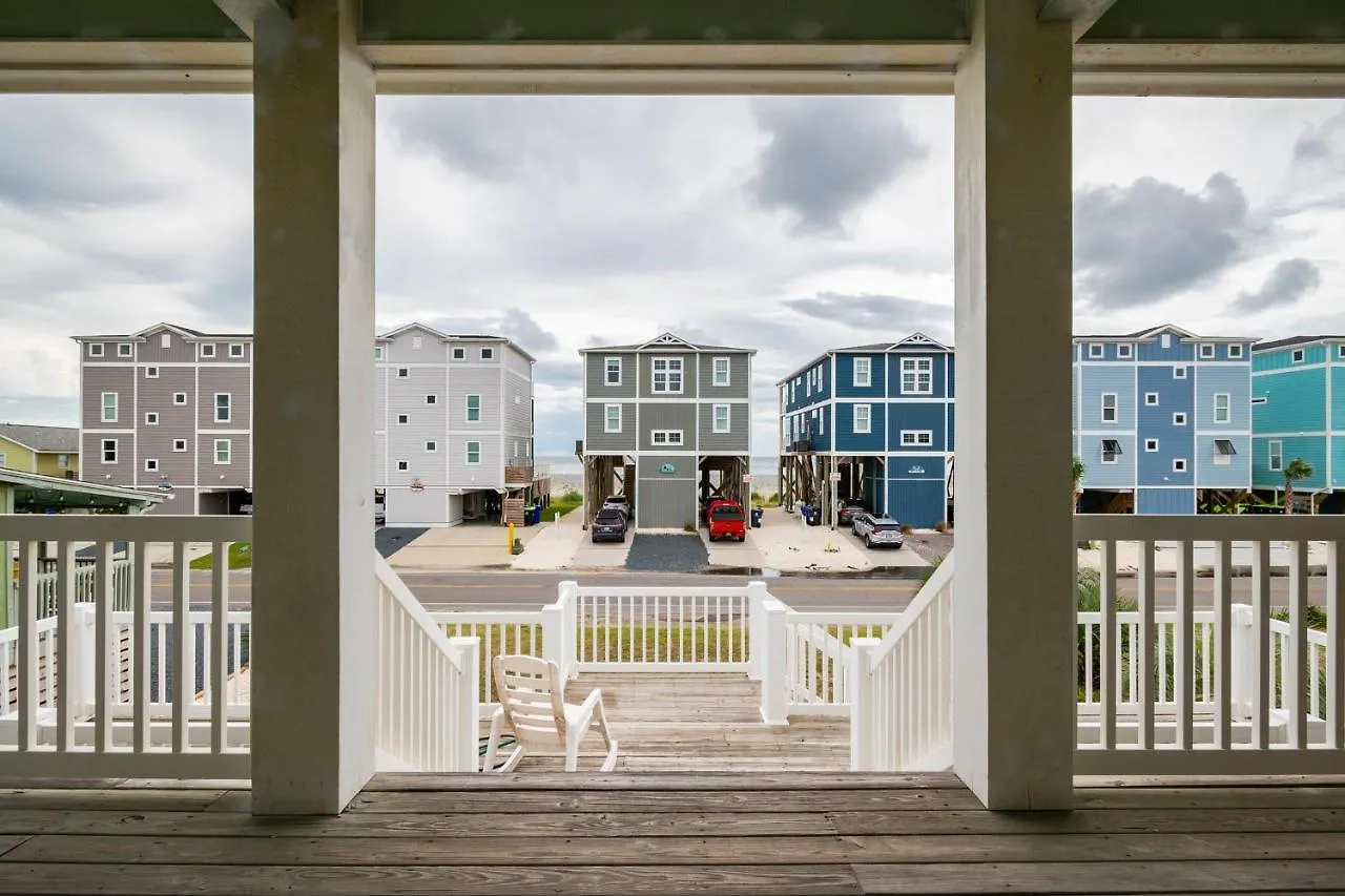 Holiday home Joy By Oak Island
