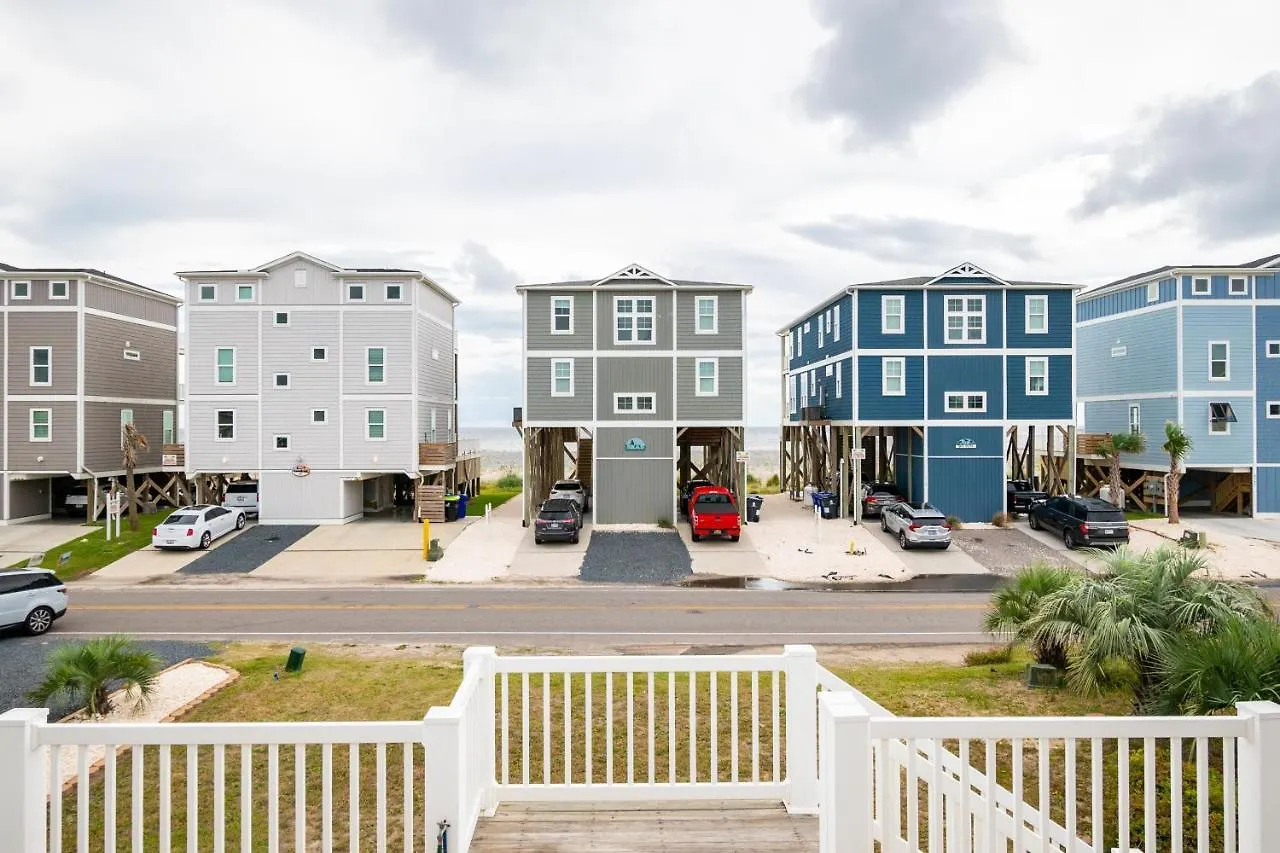 Holiday home Joy By Oak Island