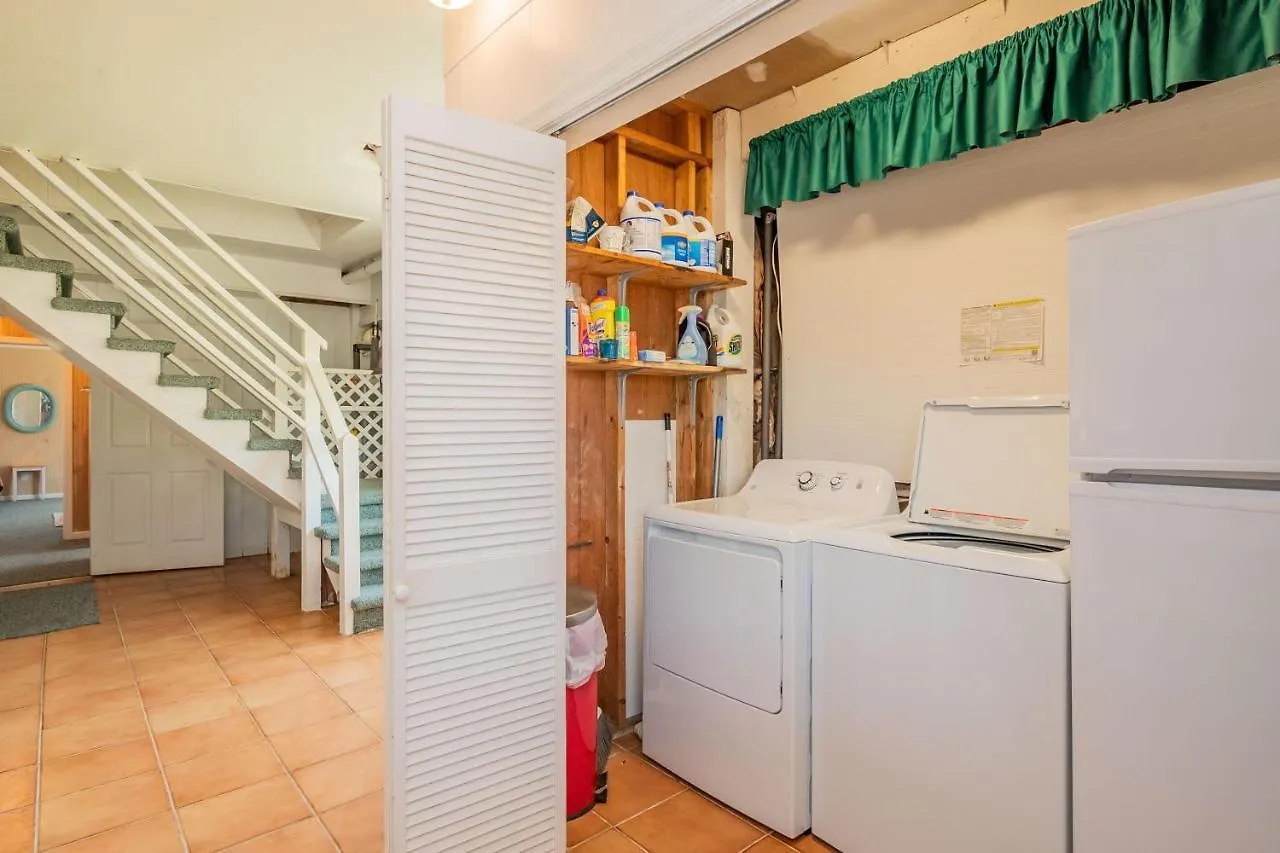 Barracks By Holiday home Oak Island