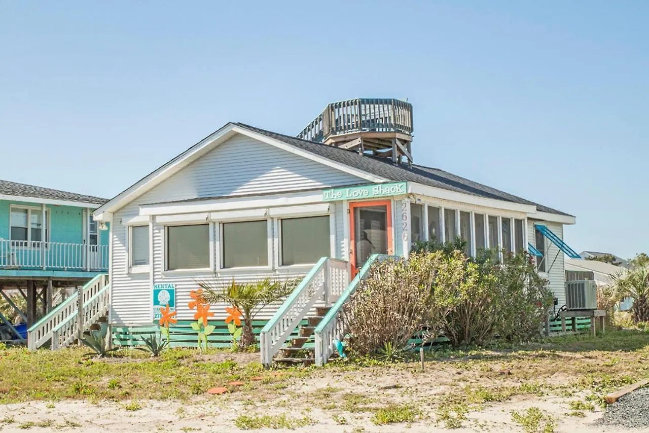 Holiday home Shack By
