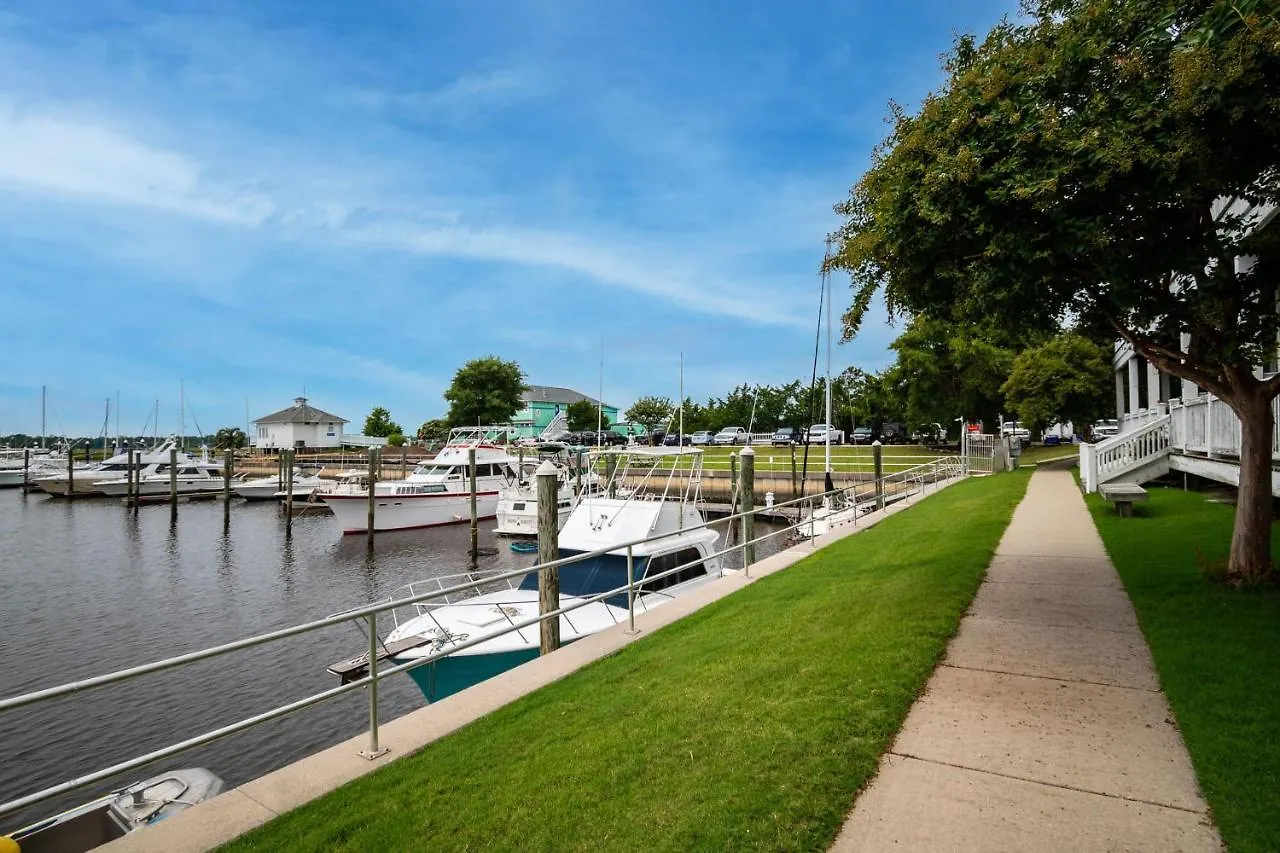 Marina 1 By Oak Island