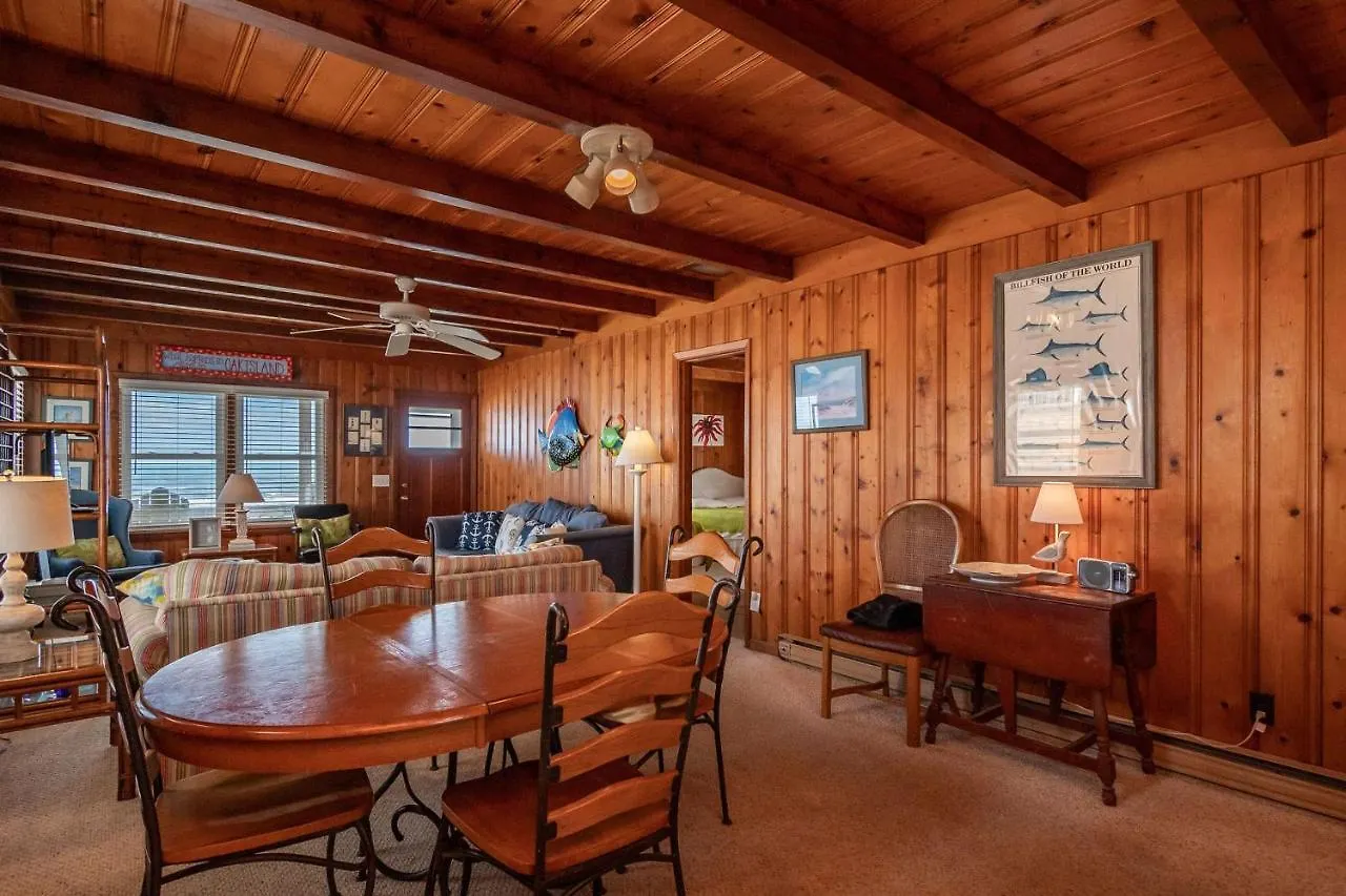 Holiday home Lowe Tide By Oak Island