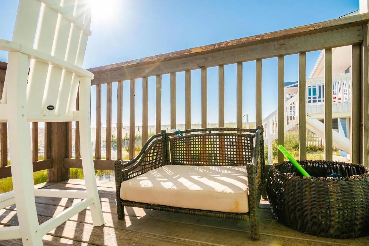 Moon Struck By Holiday home Oak Island