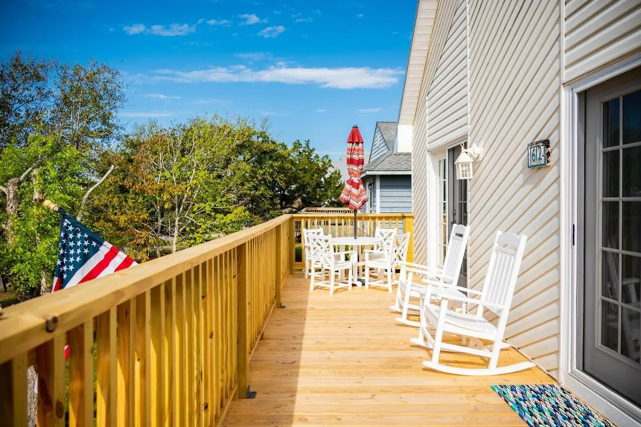 Pelican Park By Holiday home Oak Island
