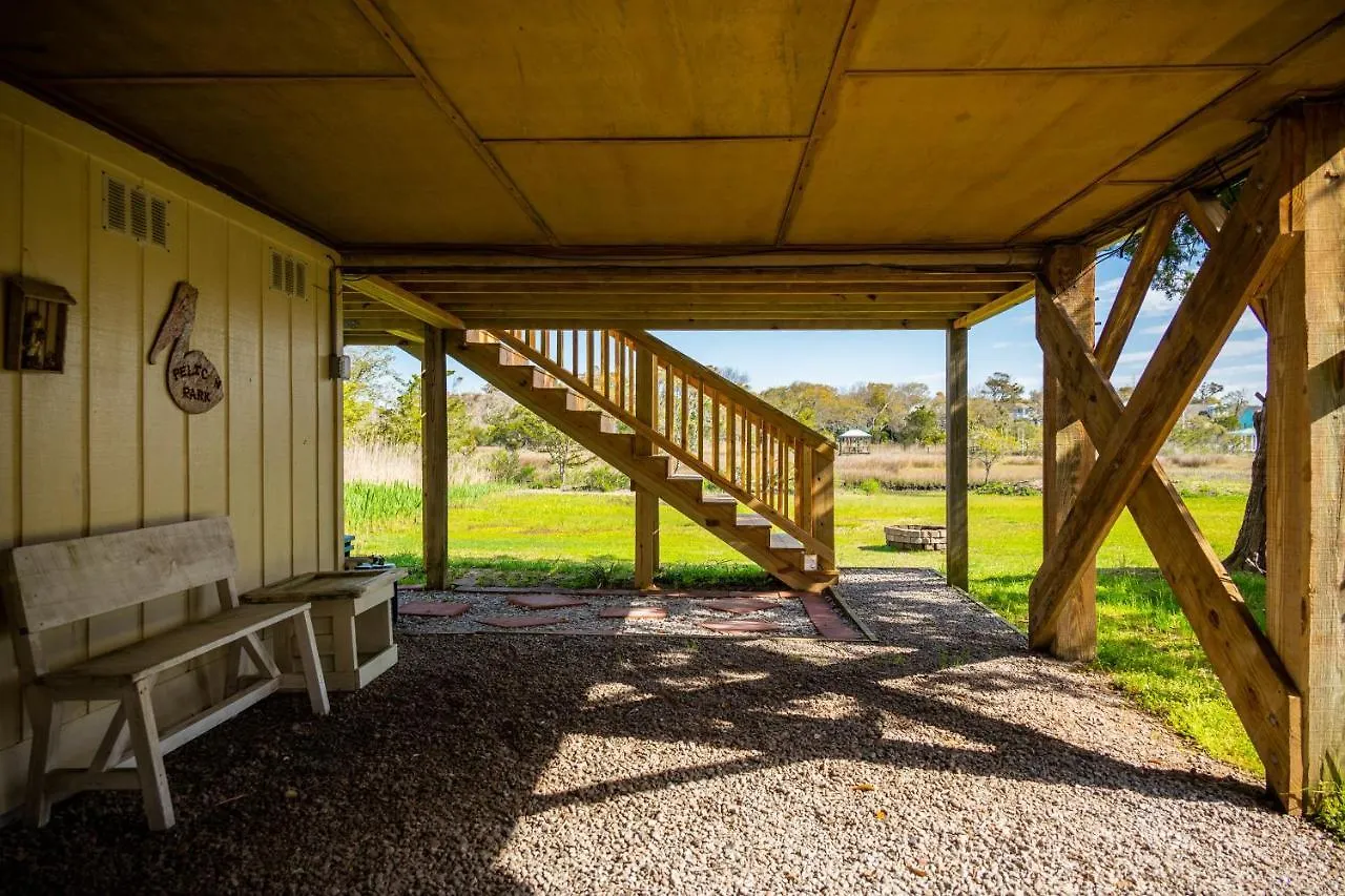 Pelican Park By Holiday home Oak Island