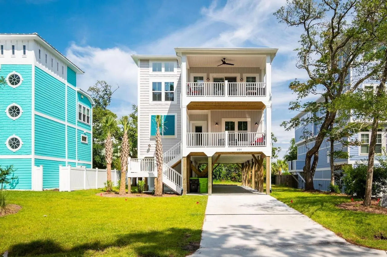 Paradise Pointe By