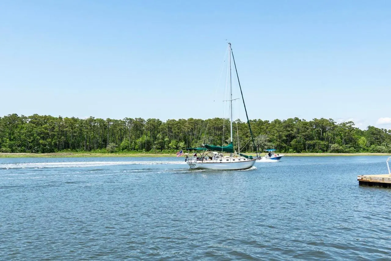 Holiday home Waterway Haven By Oak Island