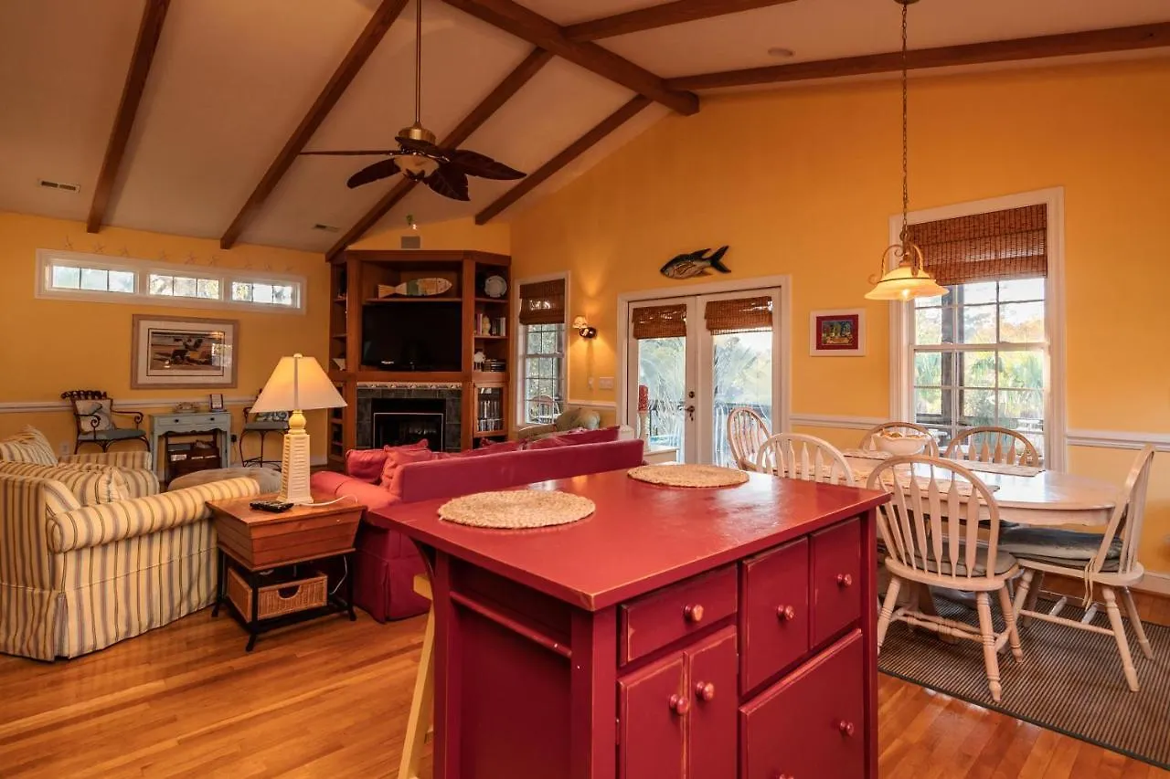 Holiday home Woodlands Wonder By Oak Island