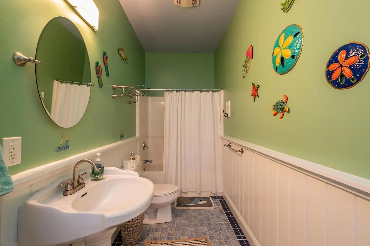 Holiday home The Sassy Seahorse By Oak Island