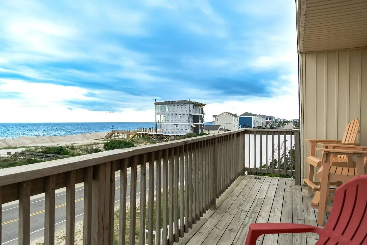 Holiday home Beachypeachykeen By Oak Island