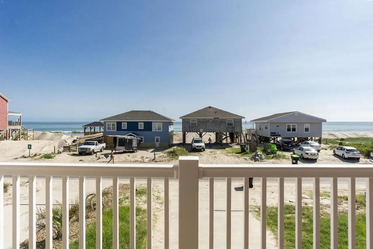 The Treasure Chest By Holiday home *