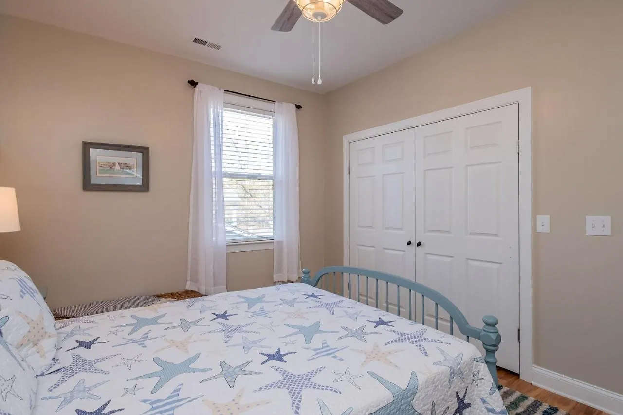 Holiday home The Sassy Seahorse By Oak Island