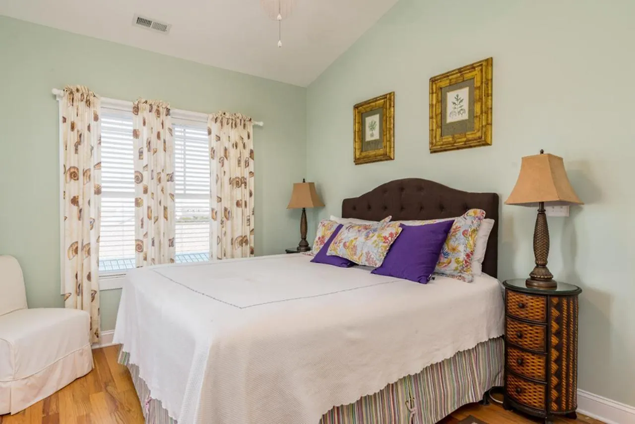 Holiday home Change Of Pace By Oak Island