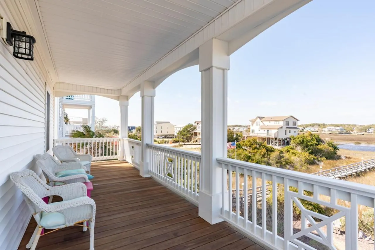 Holiday home Change Of Pace By Oak Island