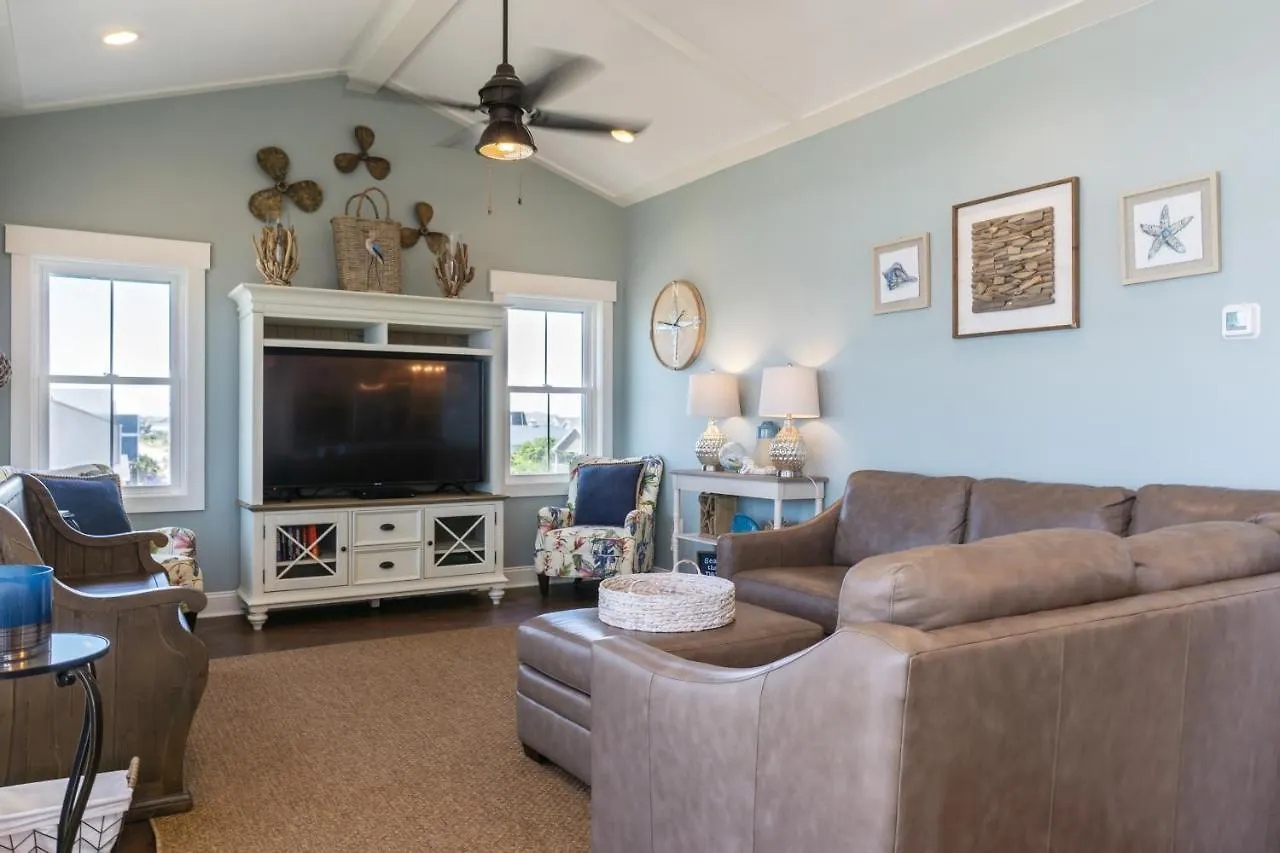 Holiday home Just Coastin By Oak Island