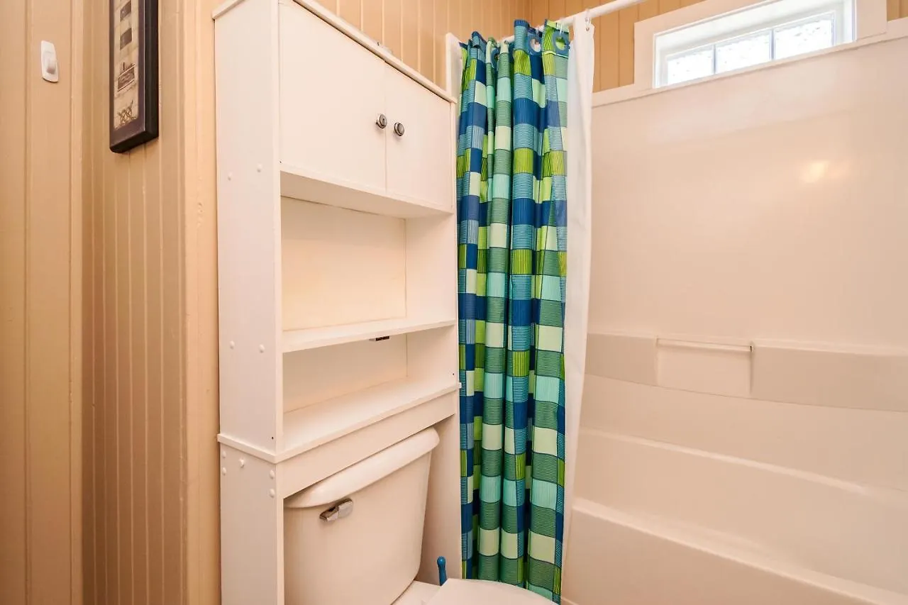 Holiday home Coastal Breeze By Oak Island