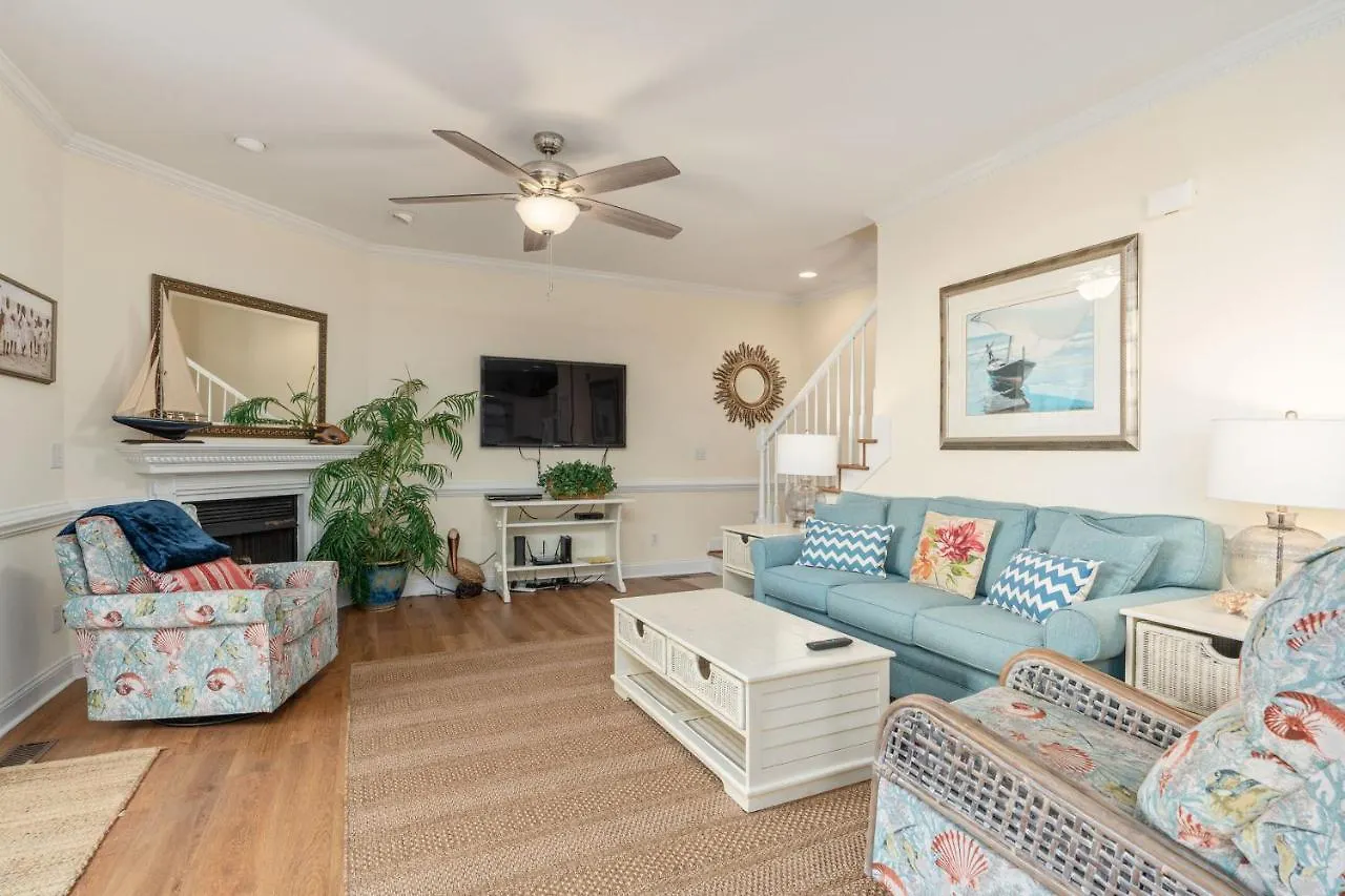 Cox Landing By Holiday home Oak Island