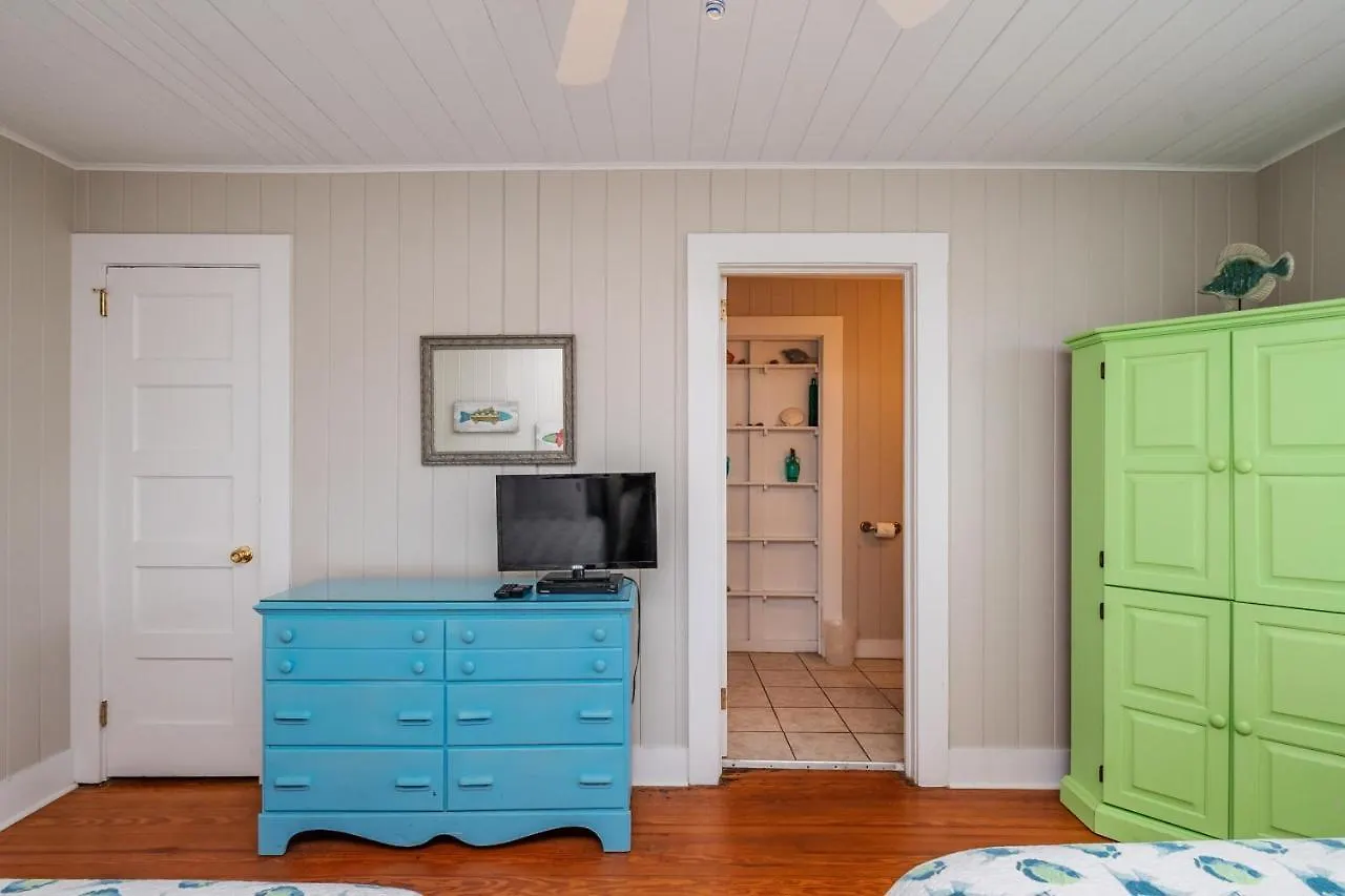 Daze At Sea By Oak Island