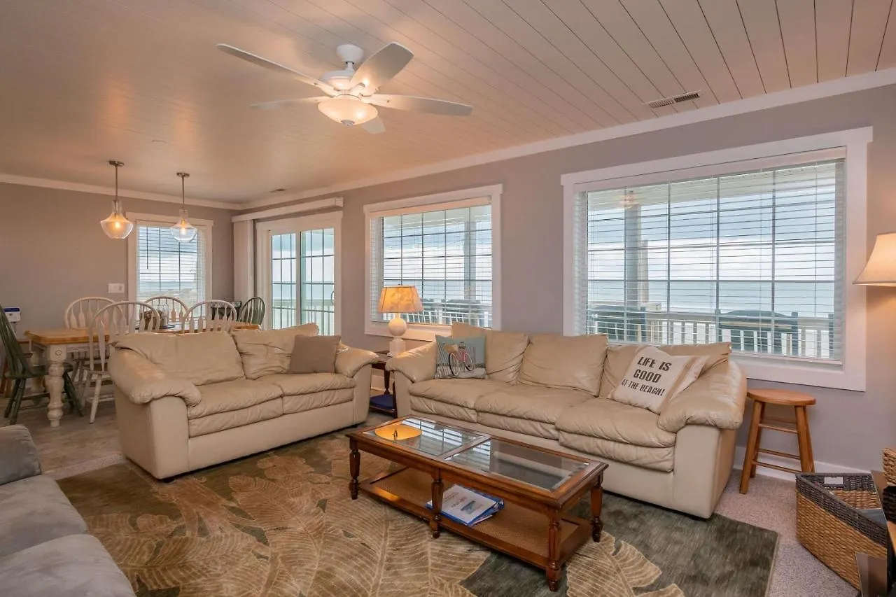 Dip By Holiday home Oak Island