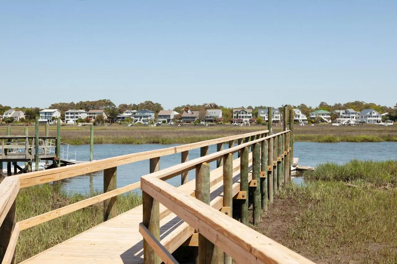 Fountains Folly By Holiday home Oak Island
