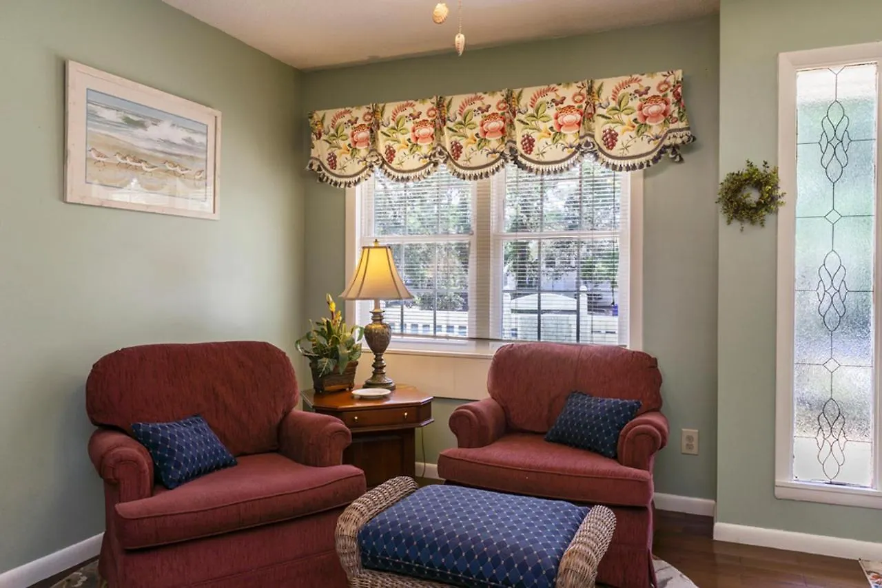 Holiday home Breeze By