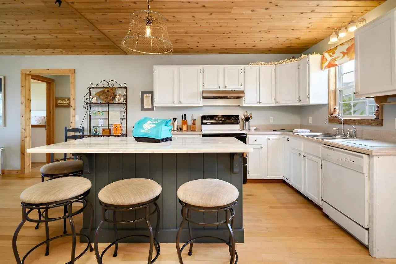 Holiday home Treat By *