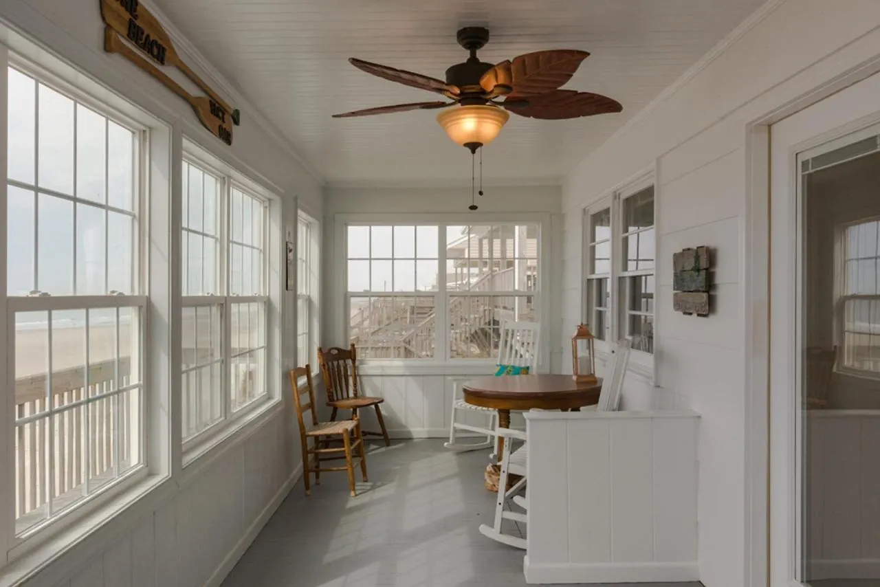 Holiday home The Fact Oar By Oak Island