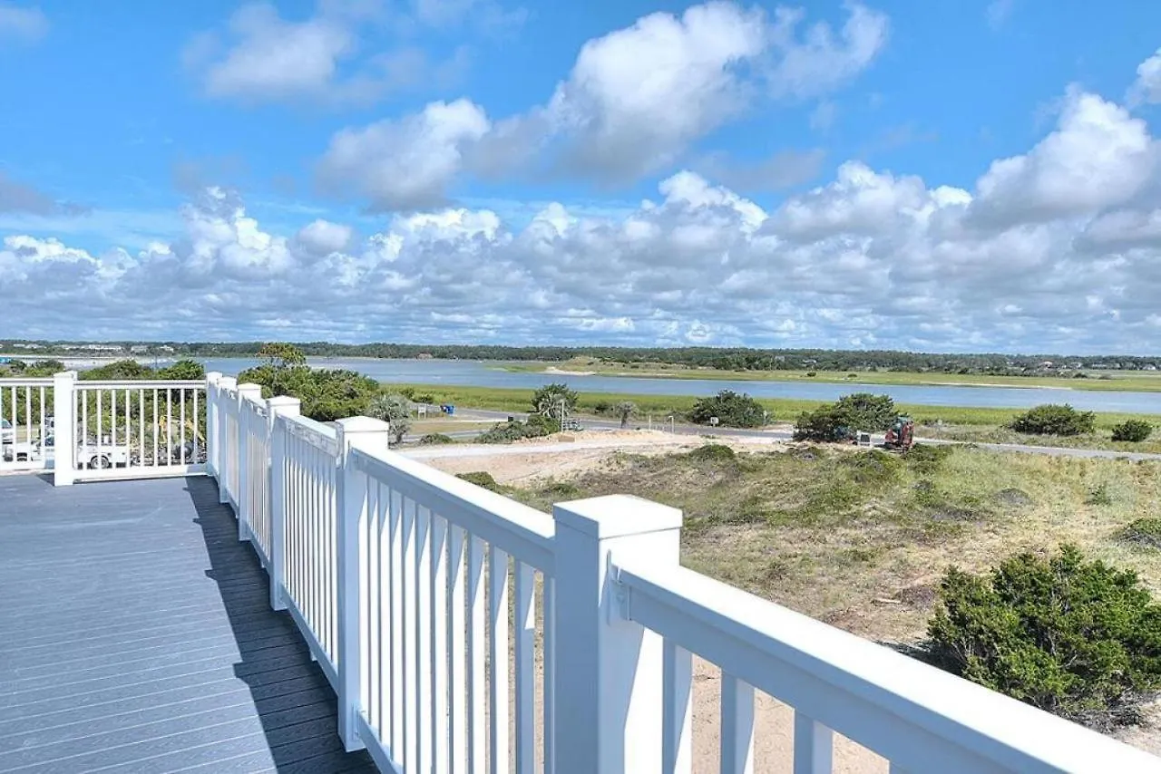 Gratitude Holiday home Oak Island