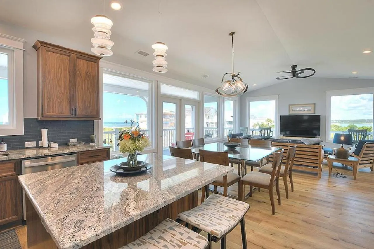 Gratitude Holiday home Oak Island