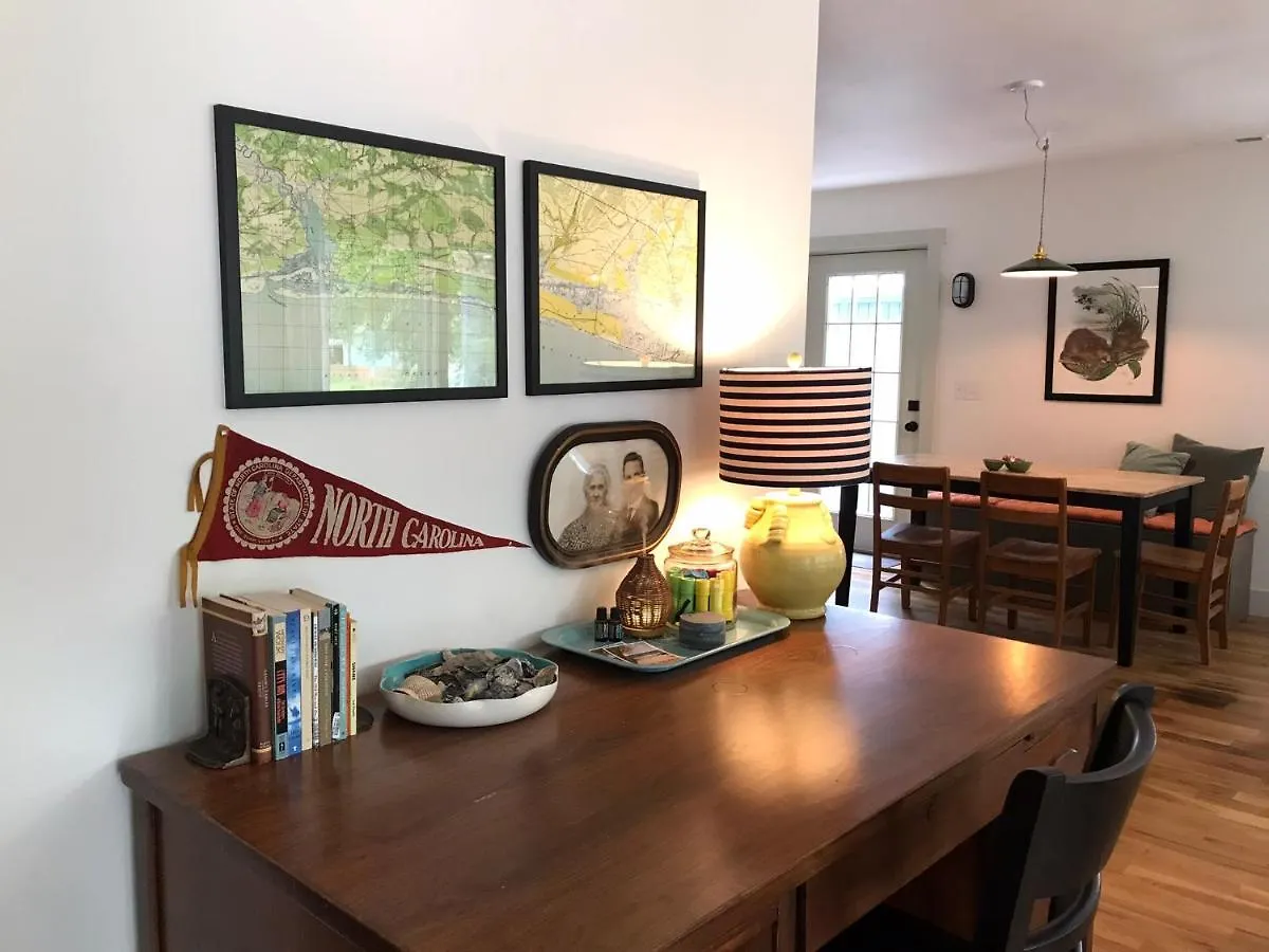 Holiday home By The Sea: Pagnotto Shellback House Oak Island