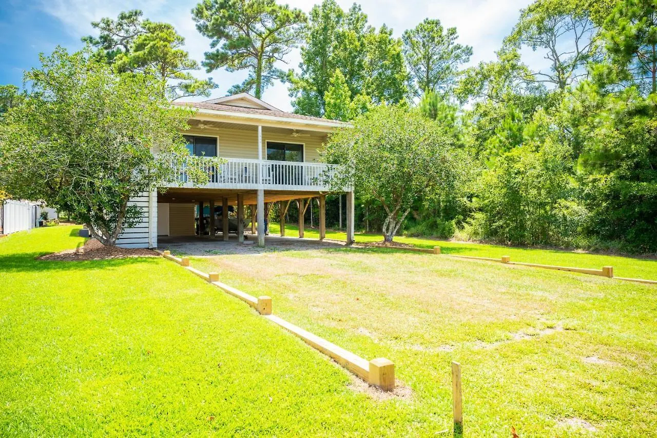 Holiday home Wingspan By