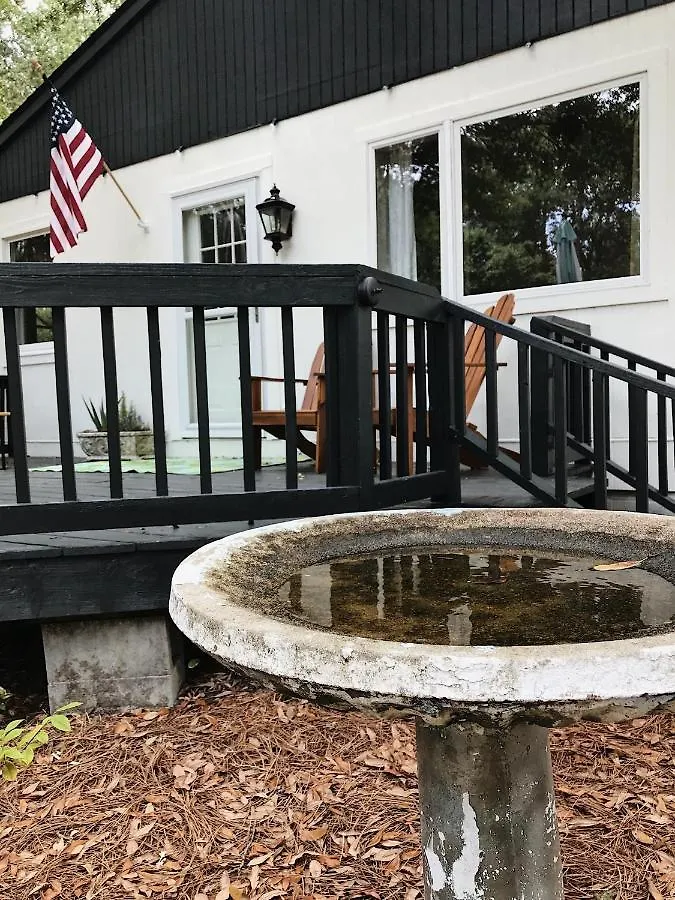 By The Sea: Pagnotto Shellback House Holiday home Oak Island
