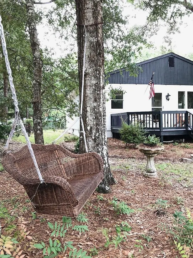 By The Sea: Pagnotto Shellback House Holiday home Oak Island