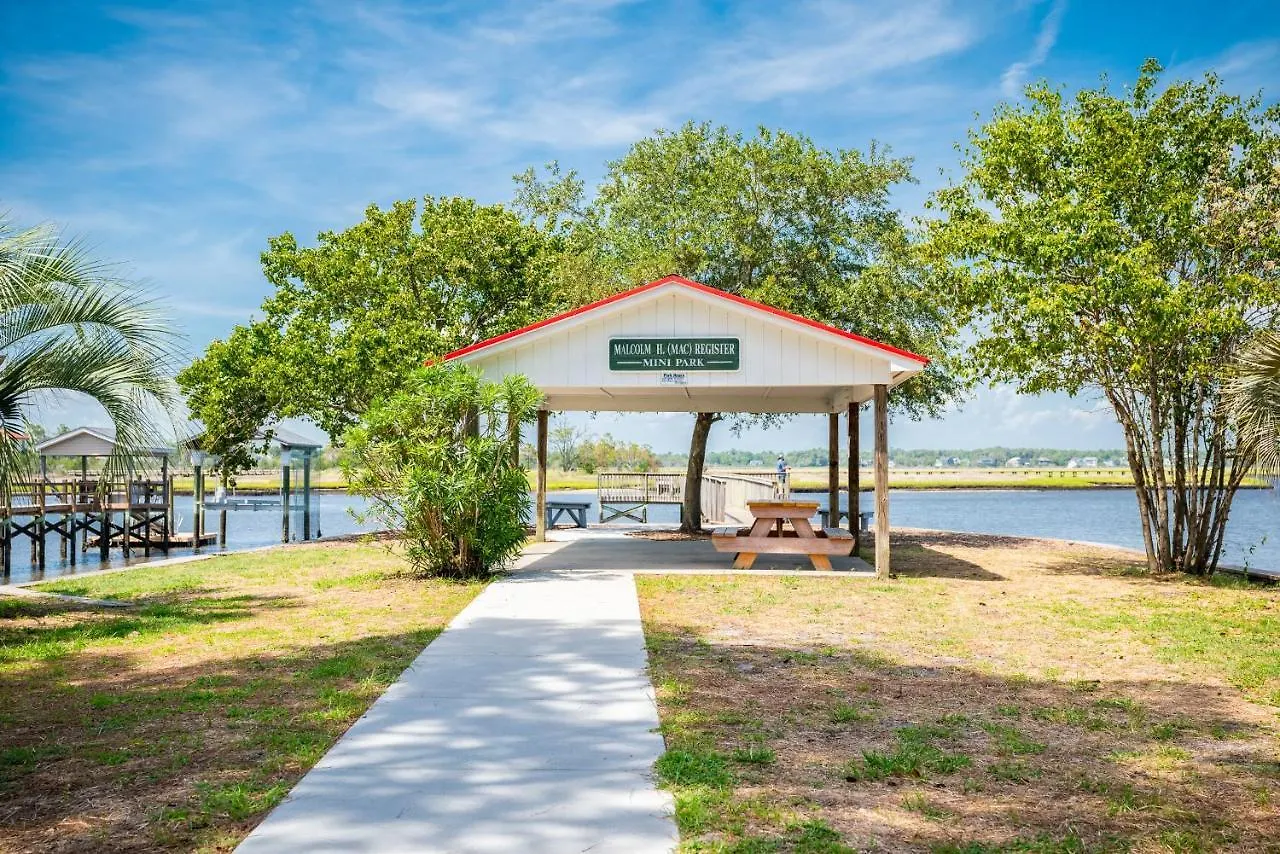 Holiday home Wingspan By Oak Island