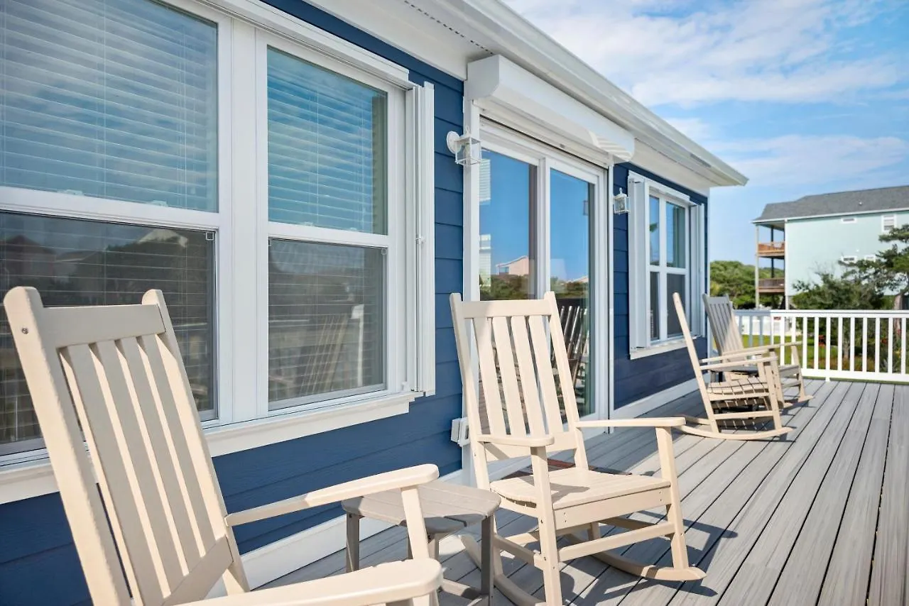 Holiday home A Pier To Sea By Oak Island