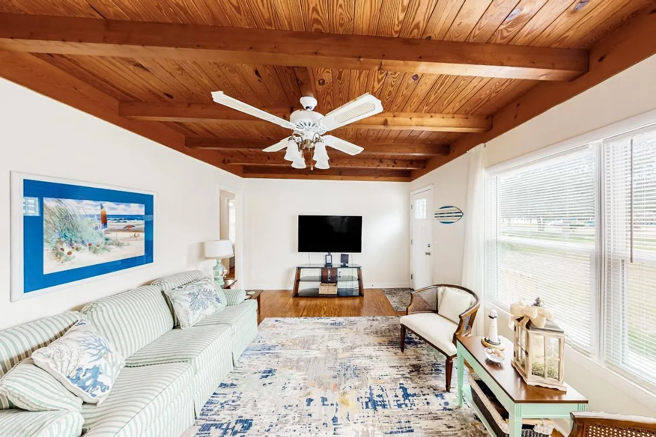 Ginny's Coastal Holiday home *