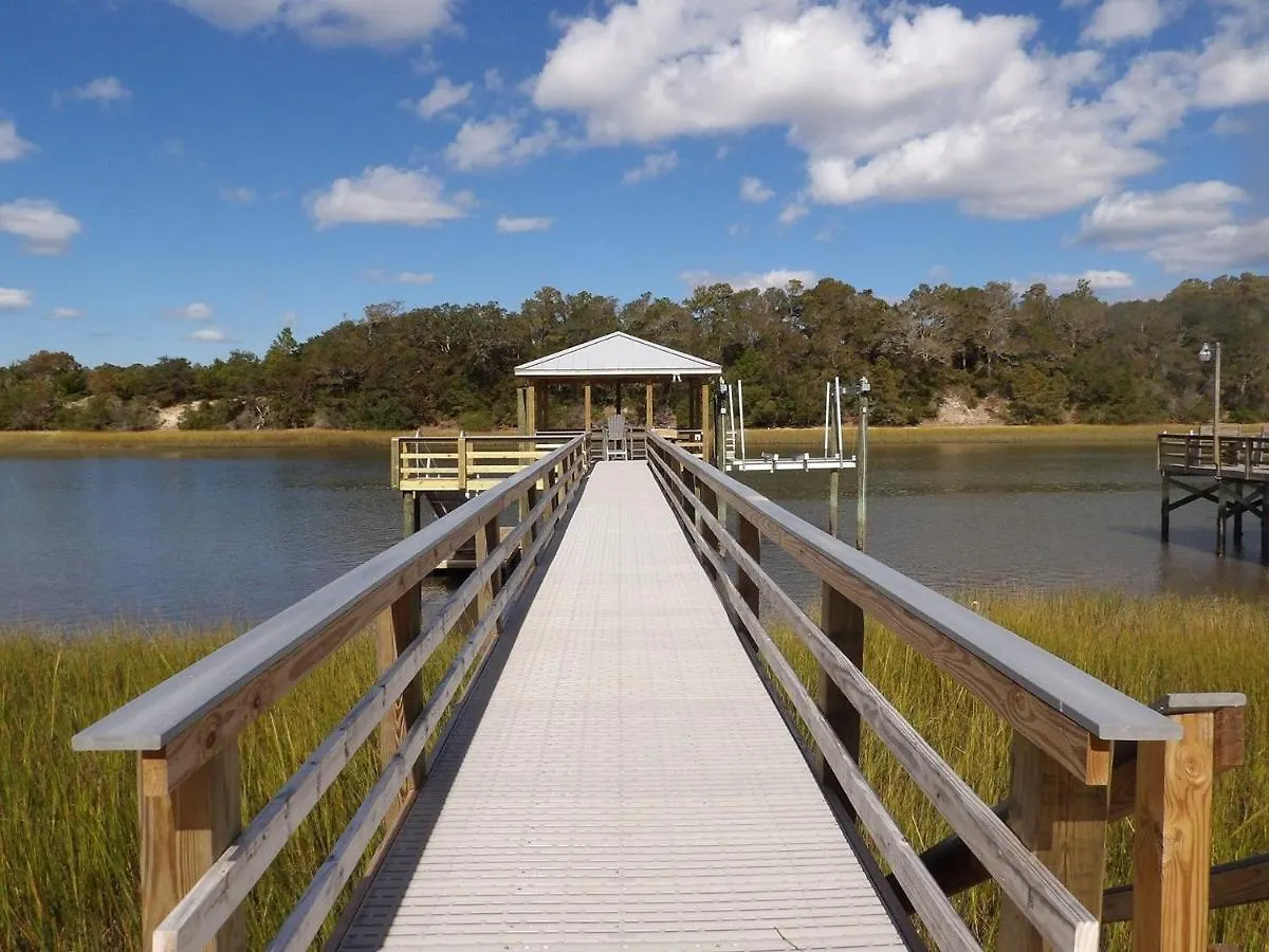 Holiday home 108 W Yacht Drive Oak Island