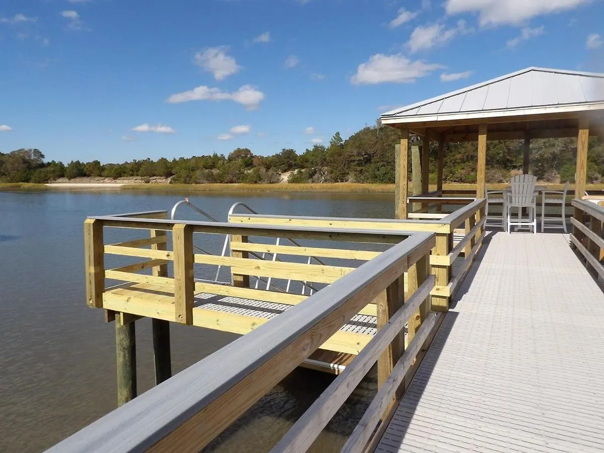 108 W Yacht Drive Holiday home Oak Island