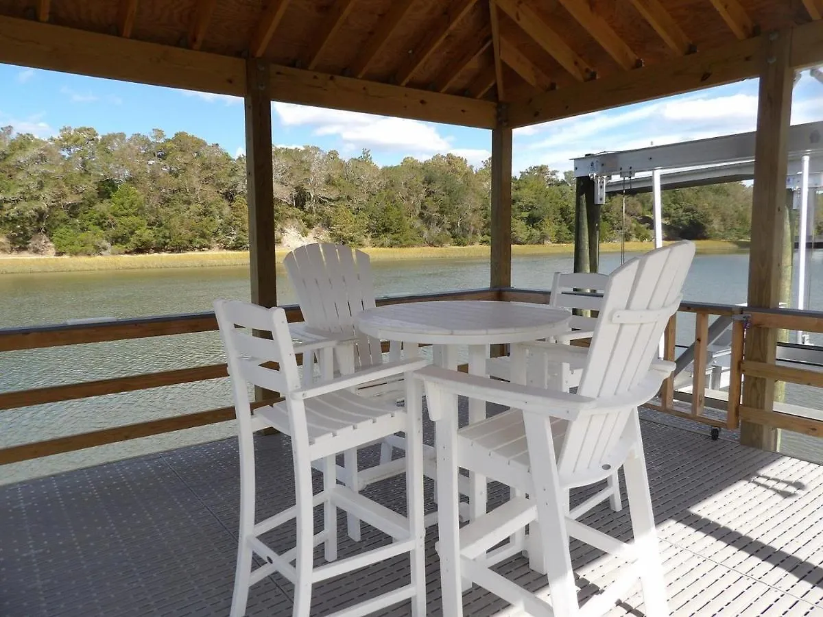 108 W Yacht Drive * Oak Island