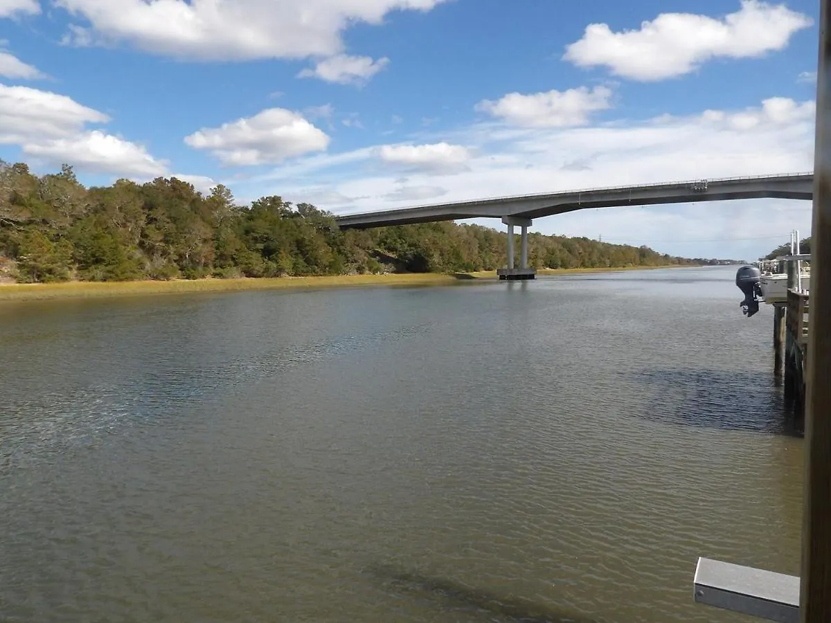 108 W Yacht Drive Holiday home Oak Island