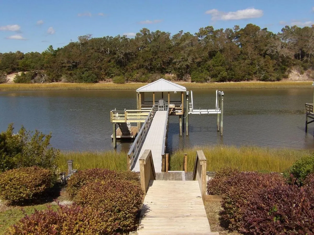 Holiday home 108 W Yacht Drive Oak Island
