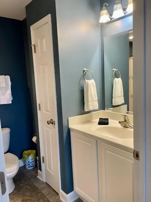 3 Bedroom Condo, Ocean Views & Short Walk To Beach! Apartment Oak Island