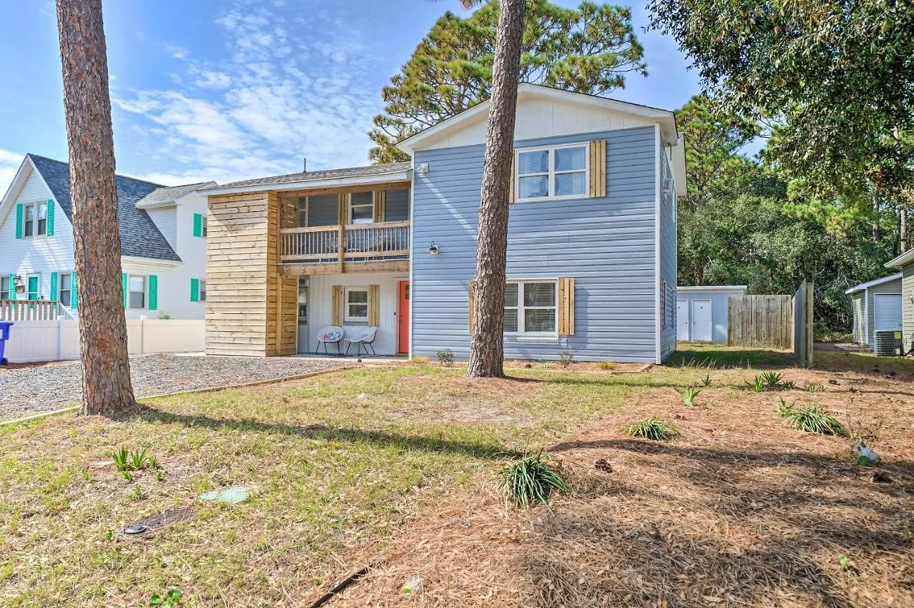 Holiday home Duplex Unit Less Than 2 Mi To Fishing And Access Oak Island